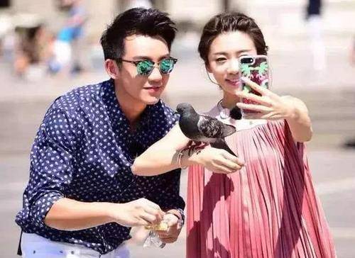 苗苗郑恺同框晚会 95f697b9bab54041bdb4a872634e2951.jpeg