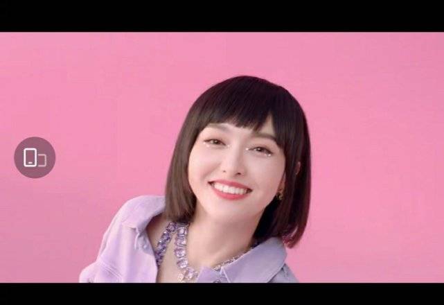 高个子|37岁唐嫣真是装嫩高手!牛仔配抹胸裙少女感爆棚,齐肩短发显脸长