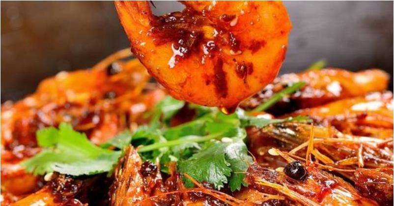 油焖大虾做法最正宗做法教程 f764ca43b3604efb98b5a2961aaf72f5.jpeg