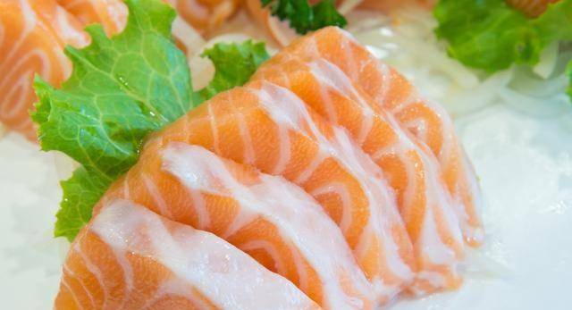 婴儿几个月能吃三文鱼 fba0df83f2894225b4b0e384ad19c9aa.jpeg