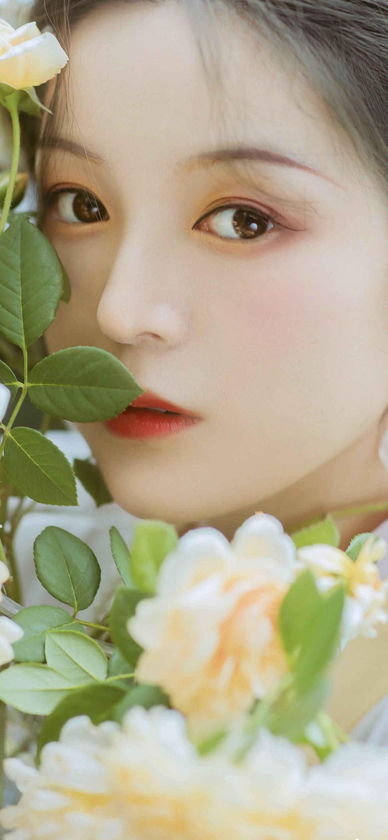 骨子里|喜欢穿裙子的女孩是浪漫、温婉如水的，骨子里都是妩媚的，你说呢