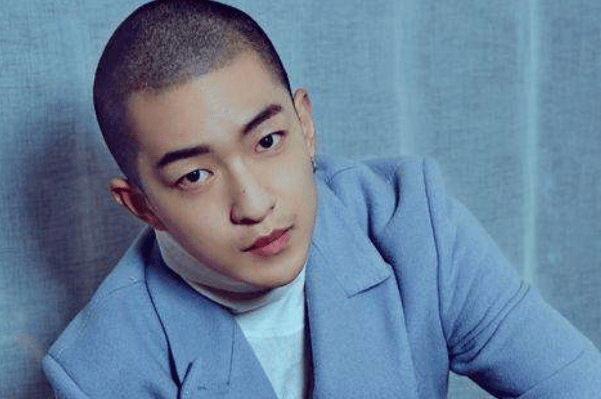 吴京|与吴京搭档后被捧红，身价直接飙升20倍，如今屈楚萧却恩将仇报？