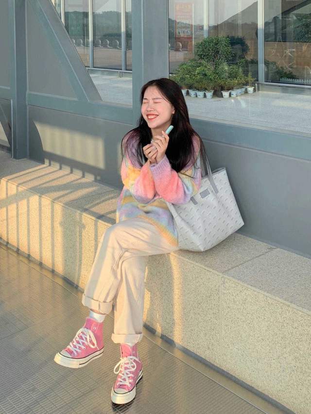 毛衣|裤子最不挑年龄了！不光百搭还能提升气质感，简约高级谁能不爱？