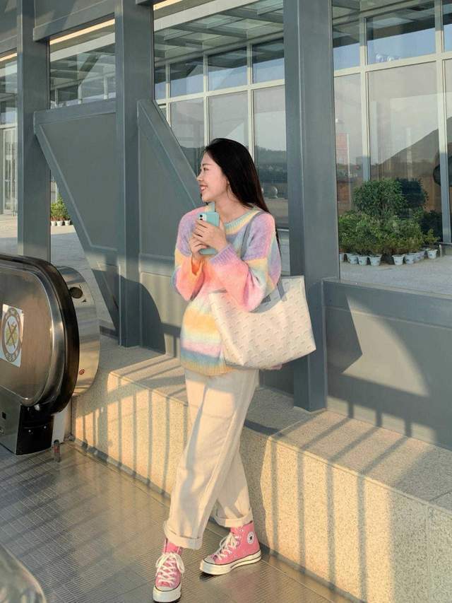 毛衣|裤子最不挑年龄了！不光百搭还能提升气质感，简约高级谁能不爱？