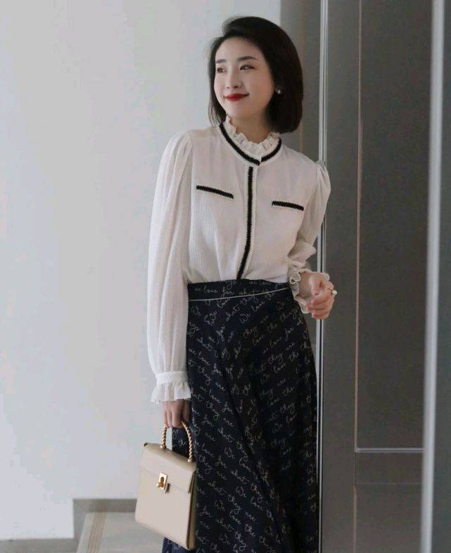 黑色|简洁大方的秋装是首选,简单又好穿,舒适感满分