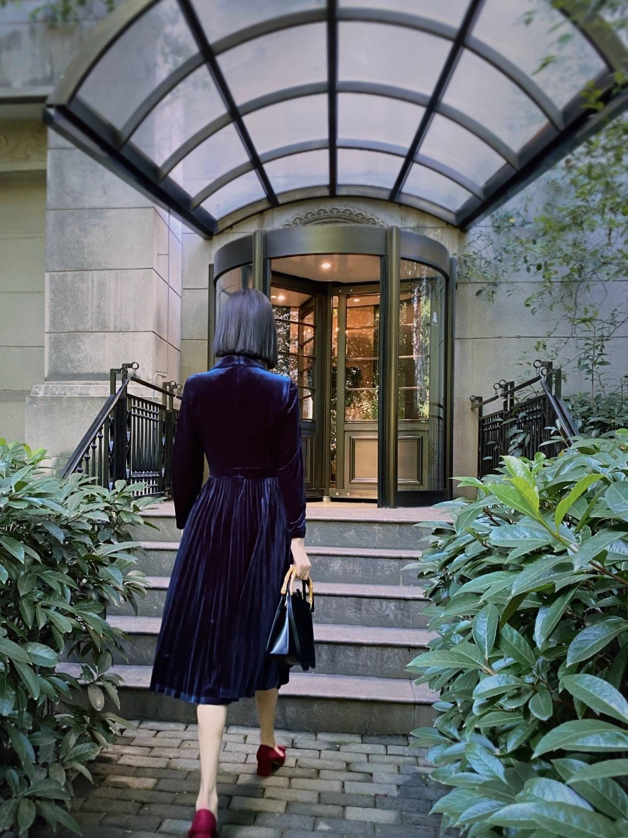 光泽感|职场穿搭丨37岁如果不再年轻,那就一直优雅吧