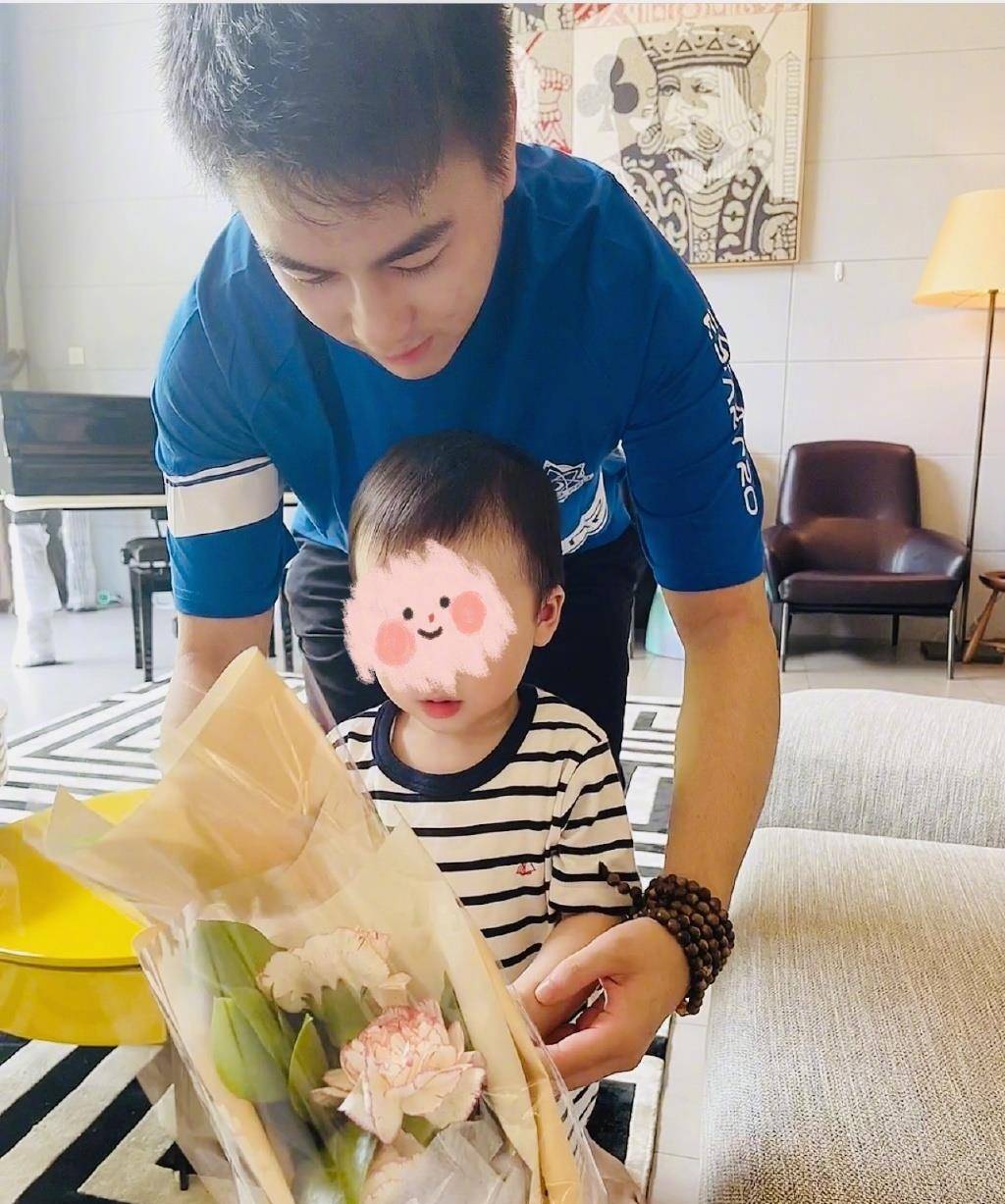 何猷君|奚梦瑶当初说嫁给爱情，如今母亲节高调秀恩爱，怀上二胎双喜临门