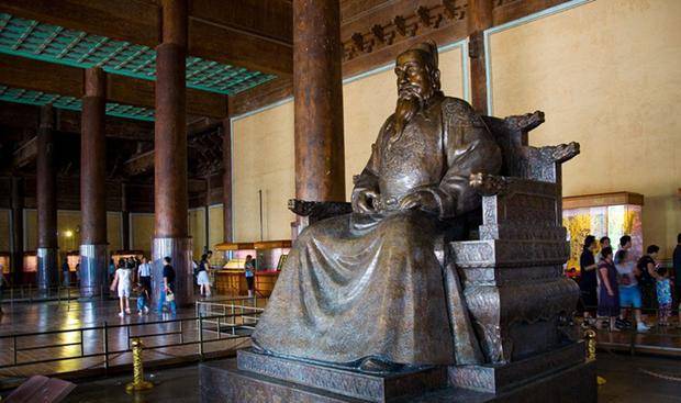 原创故宫的房子为什么没到一万间全因朱棣做了一个怪梦上天怪罪了