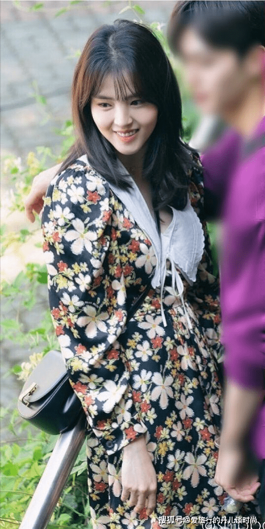 颜色|跟着韩剧《无法抗拒的他》学穿搭，韩素希的时尚减龄穿搭大合集