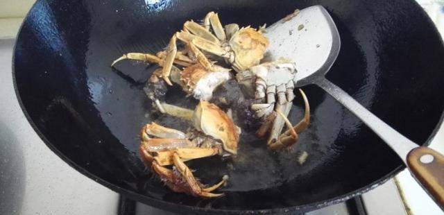 大闸蟹怎么炒不油 026b6f69c022486d9ab6e63a74fa4e78.jpeg