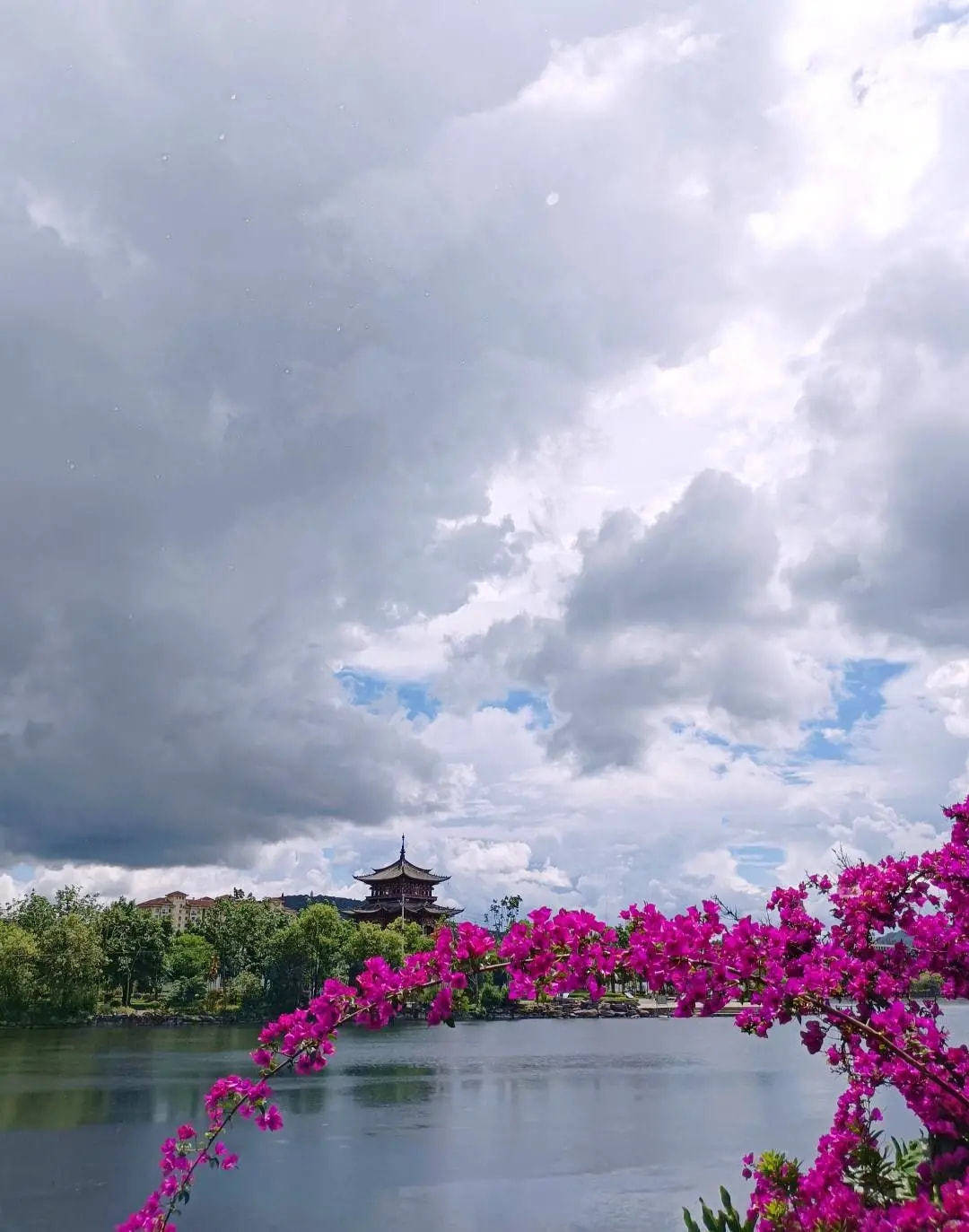 微风习习|腾冲：东湖之畔，安居乐业