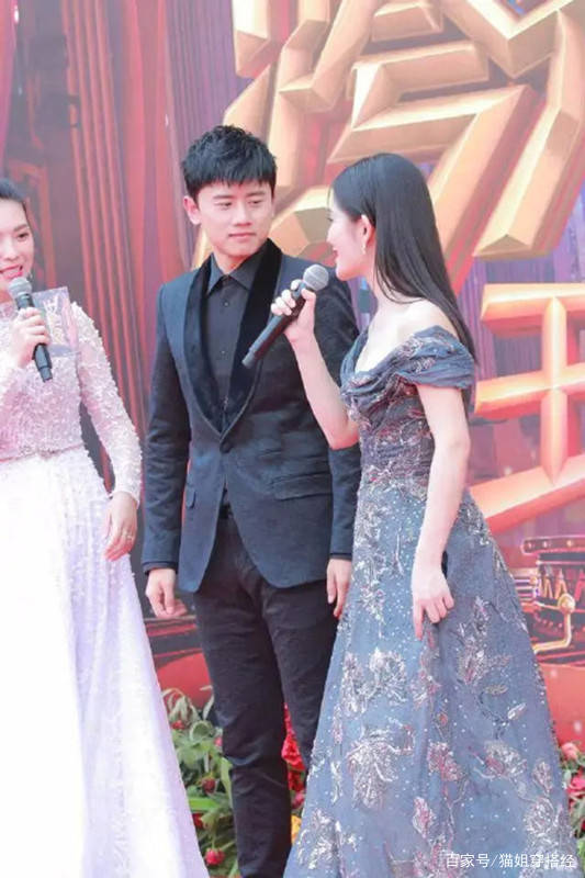 设计|张杰真宠老婆，谢娜穿一字裙扮公主，杰哥就穿西装扮成王子配合她