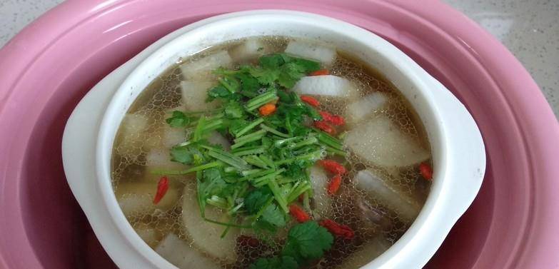 熬汤放什么才会入味 b5f60d88e92a41149997db453a90e879.jpeg