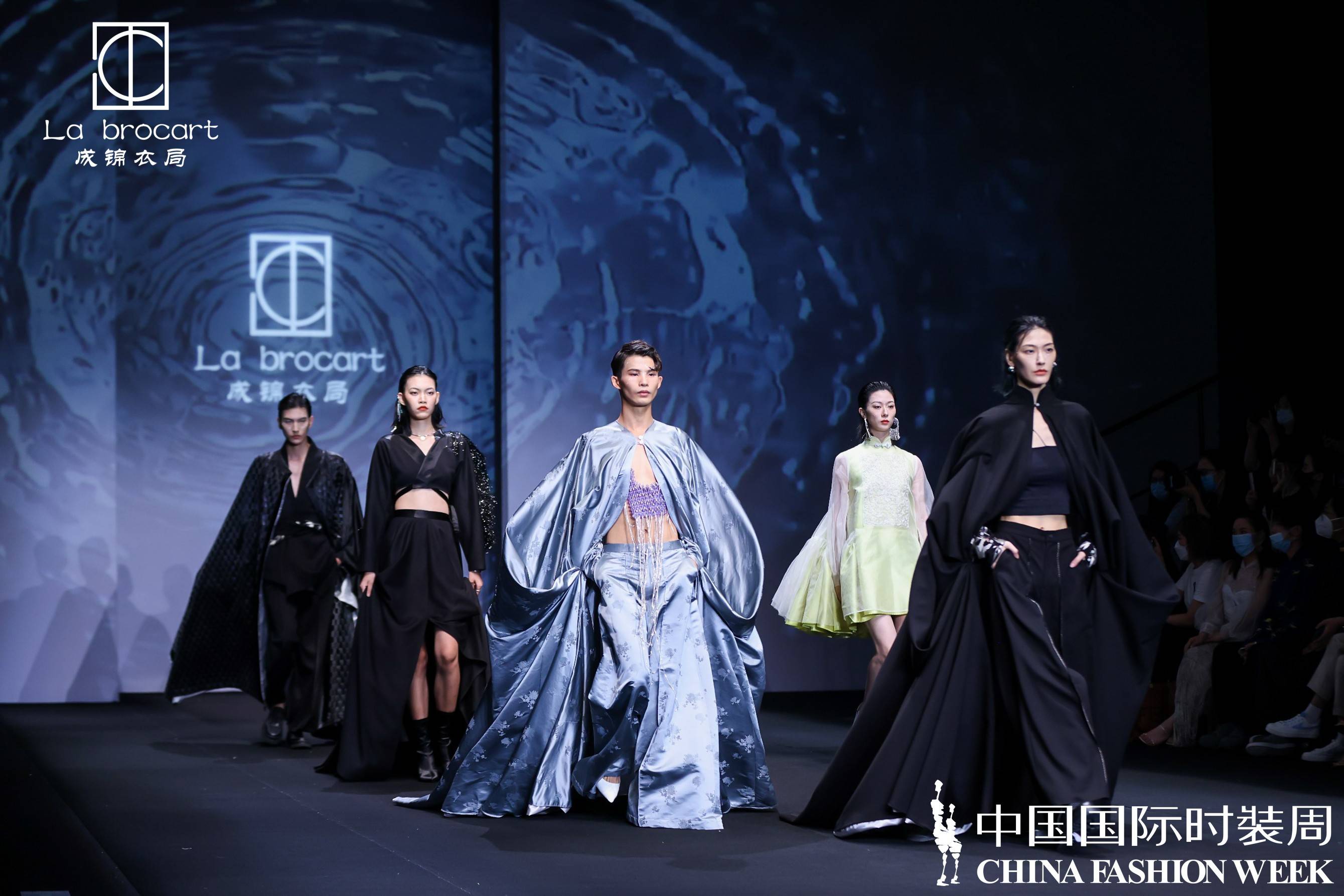 色彩|关于成锦衣局的《回眸游园会》，你应该知道的三件事