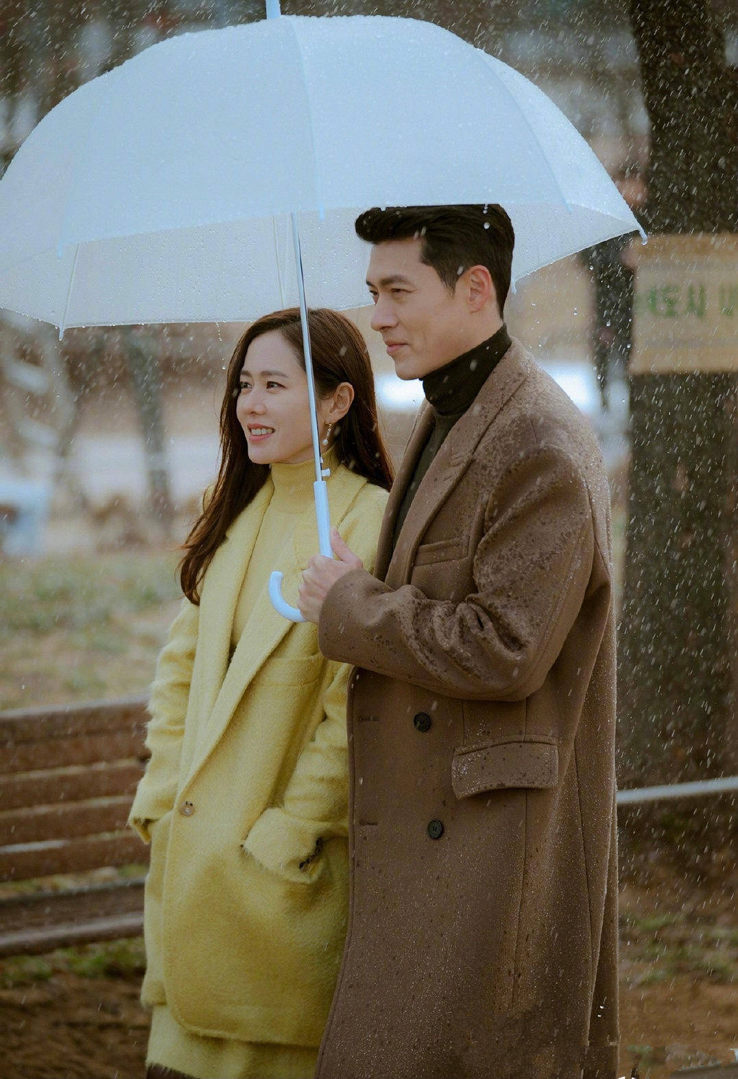 玄彬|38岁孙艺珍低调亮相,与玄彬穿黑色情侣装逛超市,郎才女貌太般配