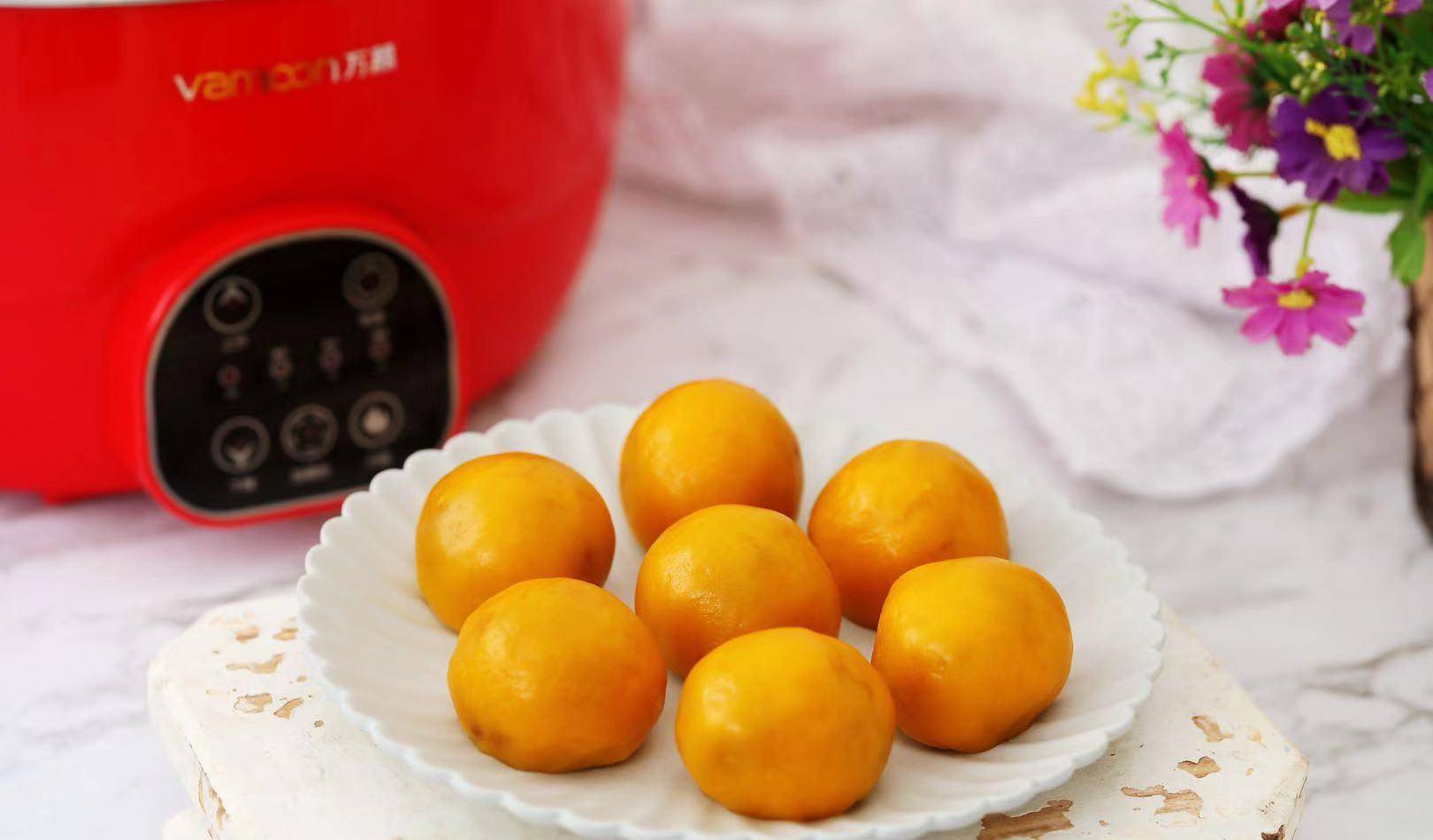 做法|防秋燥要多吃它,香甜软糯又营养,三两下做一盘,当早餐正合适