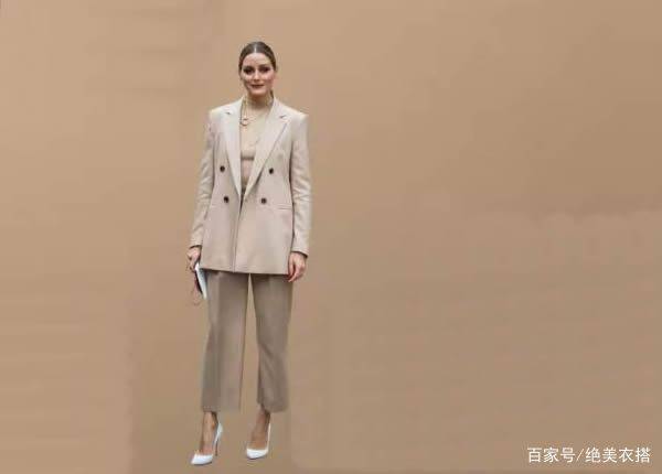 洛薇|美呆了！大女人风的“西装外套”穿搭大赏，印证什么叫高级感
