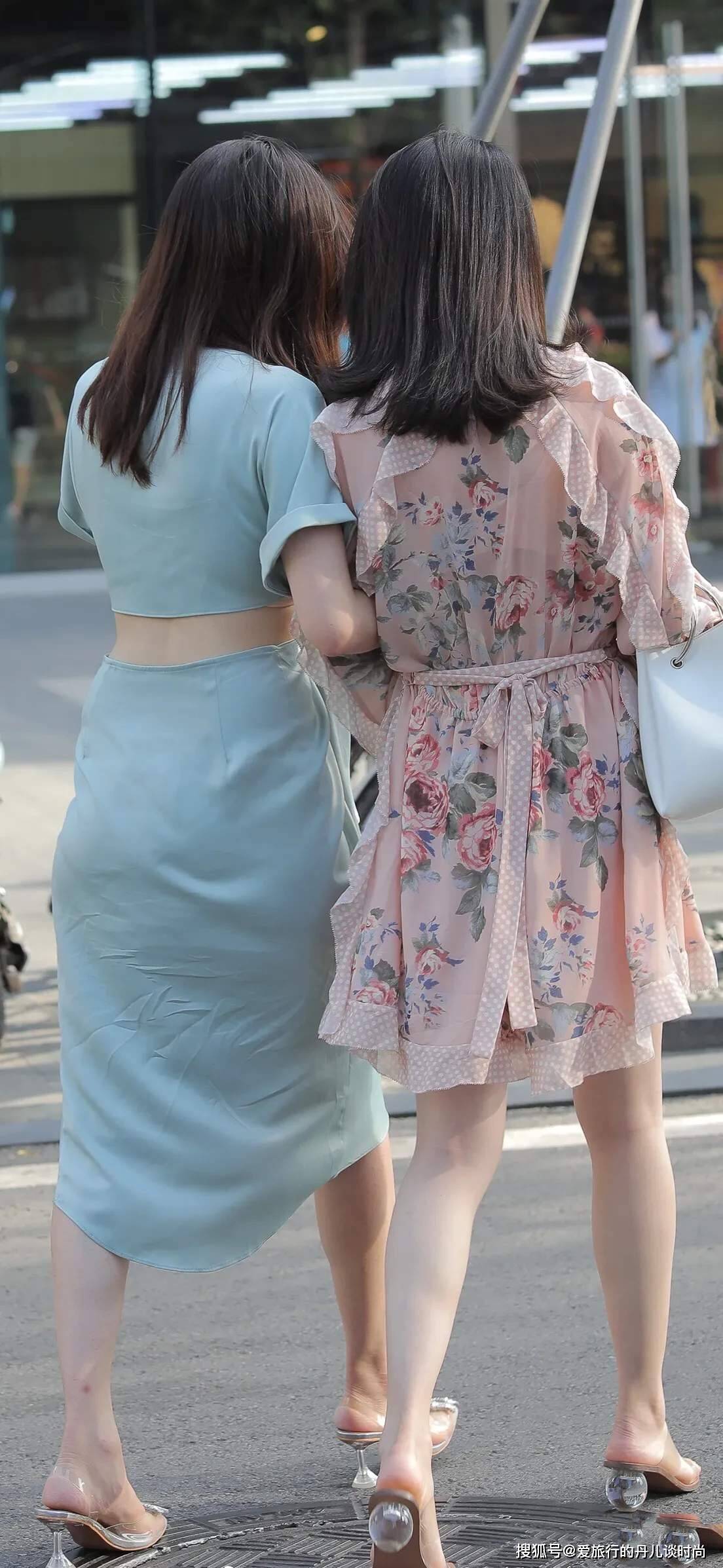 长袖|小姐姐真会穿!精致的长袖印花连衣裙,让造型气场翻倍,优雅甜美