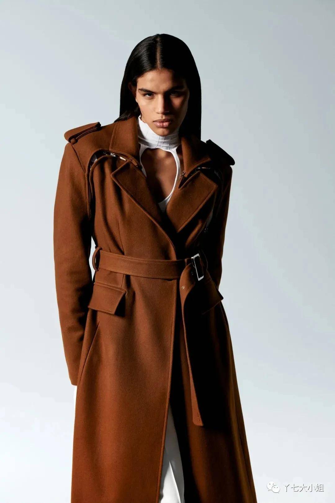 丁香紫|今天秋冬,一定要pick这两个颜色:丁香紫+市区褐