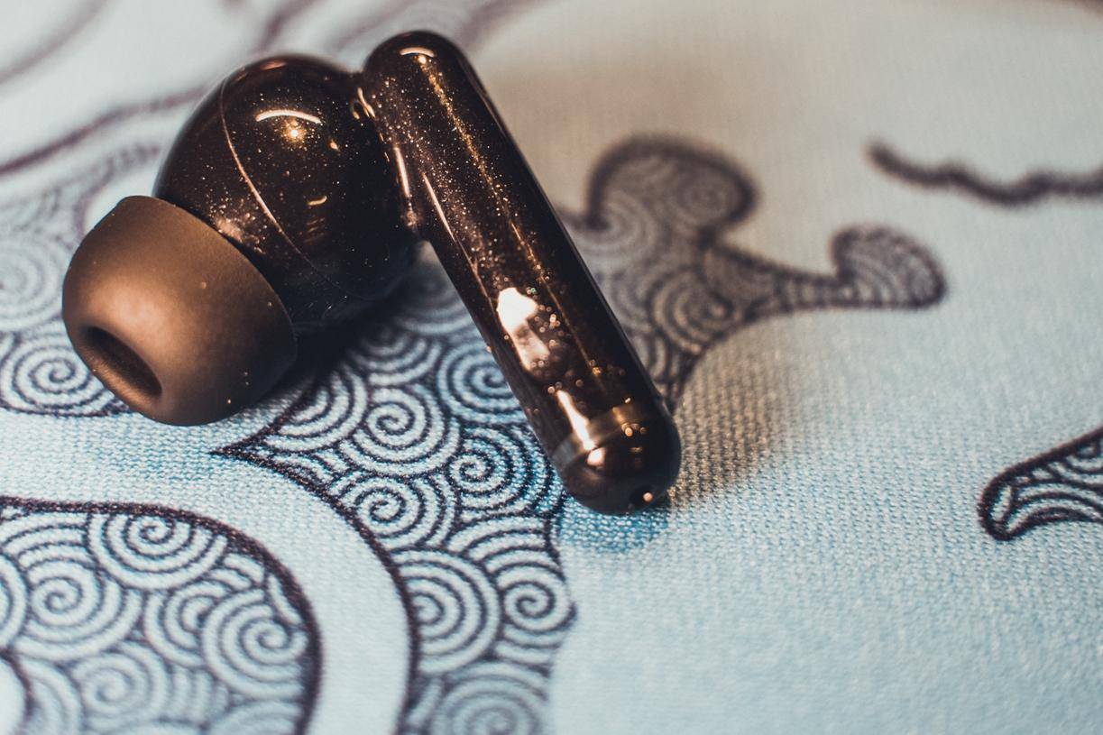 199元的王菊同款耳机qcyht03降噪tws