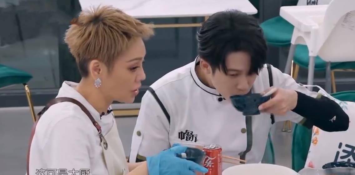 名字|檀健次叫错宁静名字，无视黄晓明和林大厨打圆场，情商有待提高