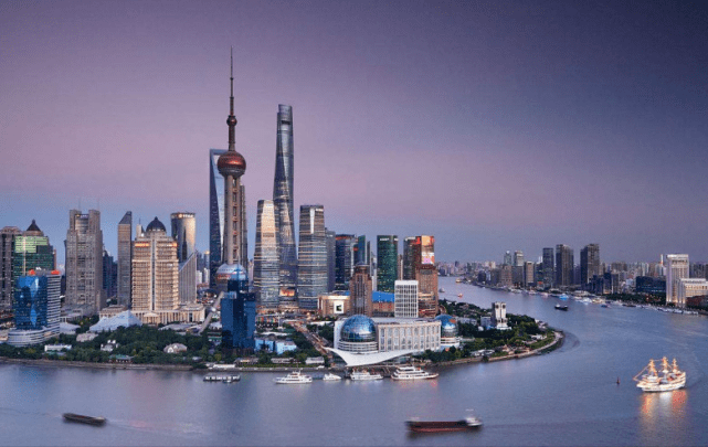 上年半年GDP十强市：上海半年破2万亿，成都不敌苏州，南京超天津！