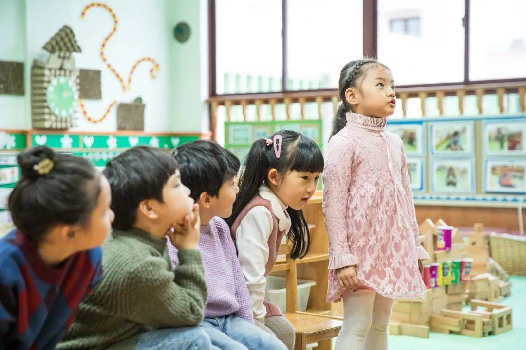 经济|为防幼儿园老师探查家庭情况，宝妈剪掉孩子衣服标签，有必要吗？