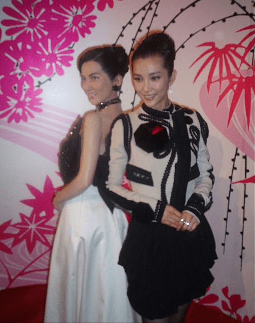 都藏|李冰冰的高级都藏在配色里,黑白配搭经典大气,年龄气息都被减弱