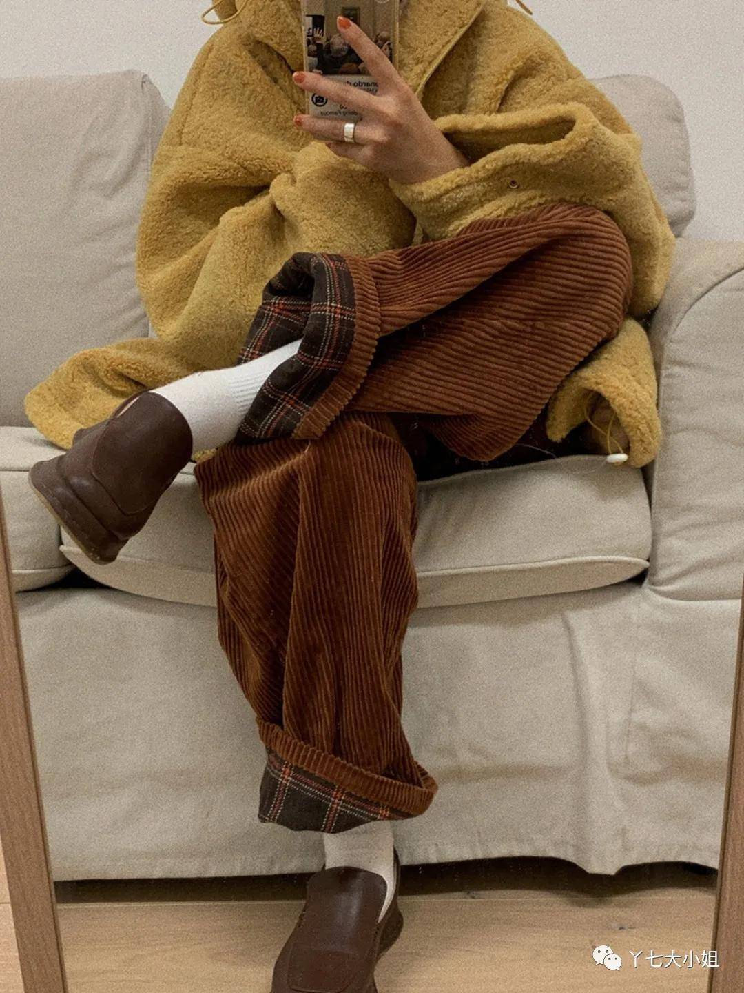 丁香紫|今天秋冬,一定要pick这两个颜色:丁香紫+市区褐