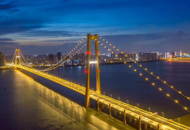 原创1700米跨江大桥为什么一个桥墩都没有到底是怎么修建的