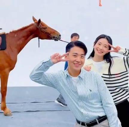 张艺谋|《龙马精神》成龙回归老本行演郭麒麟的岳父,刚开机就因她遭抵制