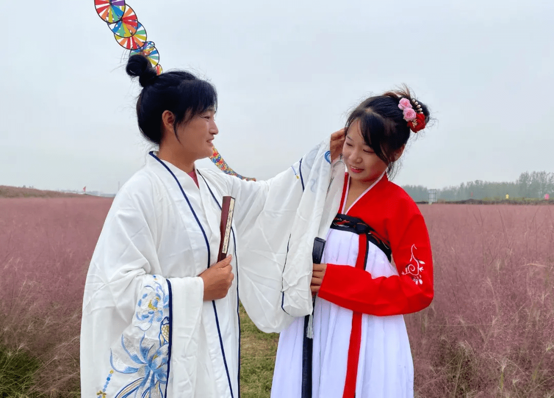 平舆蓝天芝麻小镇今年的秋天让人怦然心动,浪漫花海快去打卡吧