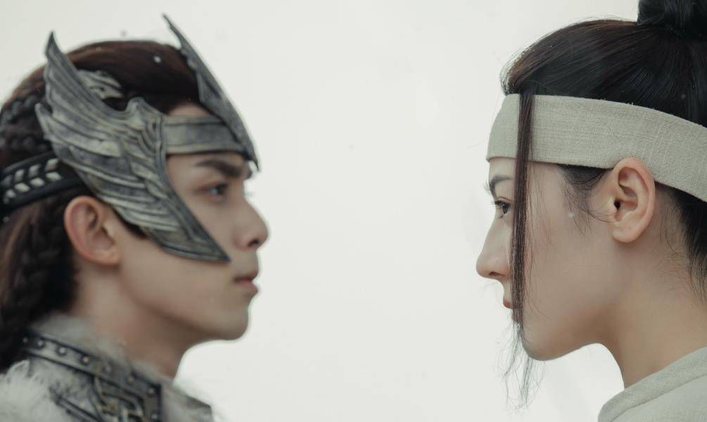 张彬彬|眼馋司藤CP大火，视后主动营业吓坏男艺人，她连最后的体面都没了