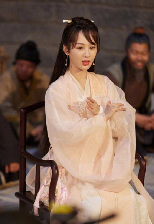 体重|《萌探》杨紫自曝最瘦的时候的体重，竟比李沁最重的体重还多8斤