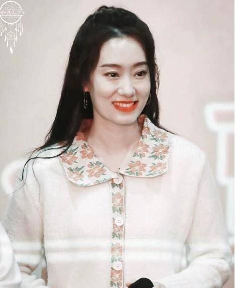 什么|张小斐又双叒上热搜了！过度营销败坏观众缘，还没有大火就又凉了