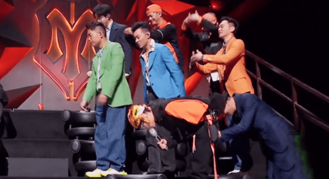 张晋|《哥哥》三公造型齐翻车：大湾区风格跑偏，张晋阵营像丐帮，张智霖撑门面