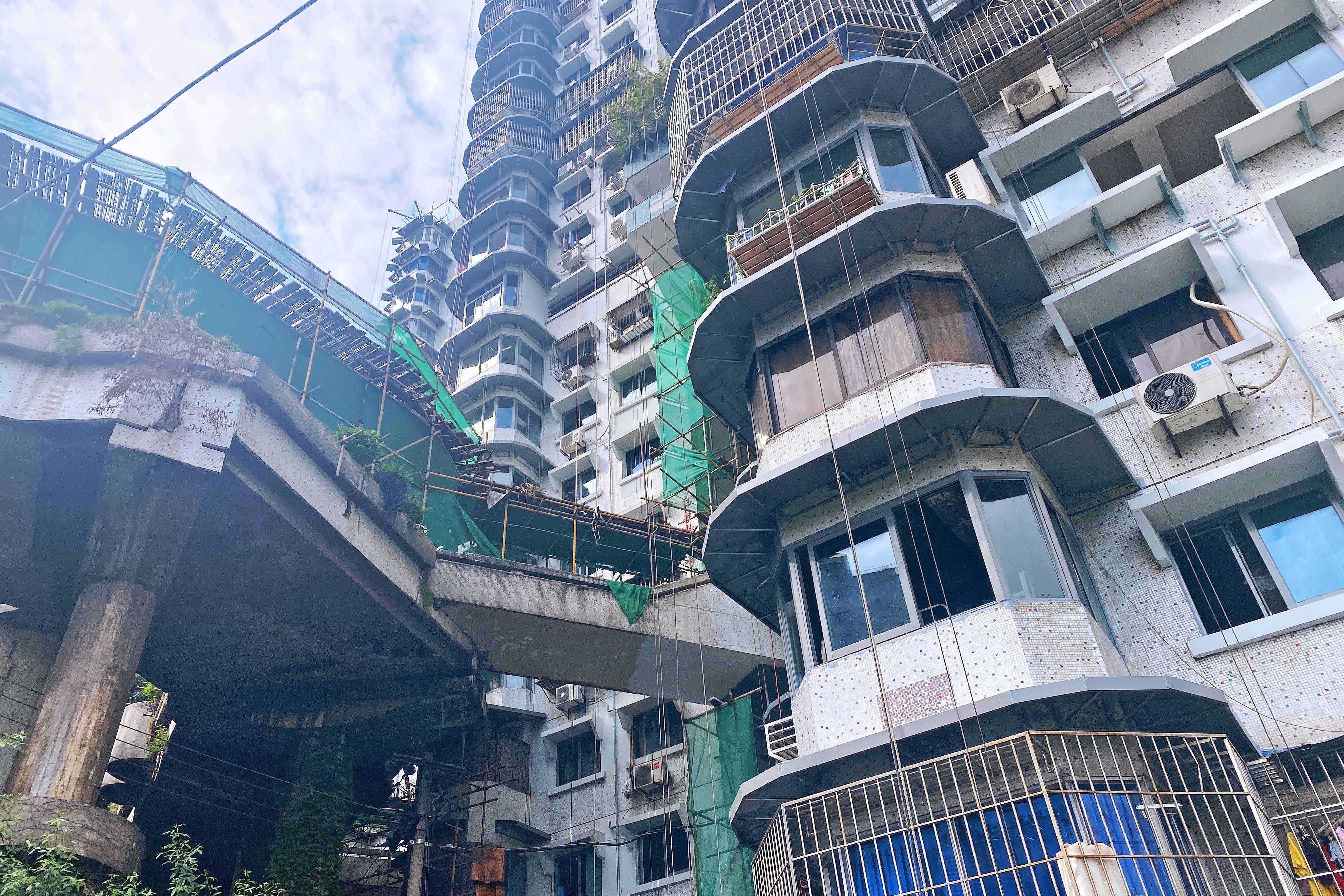 重庆最经典的6座老楼，适合看长江索道，沧桑残破却成免费景点
