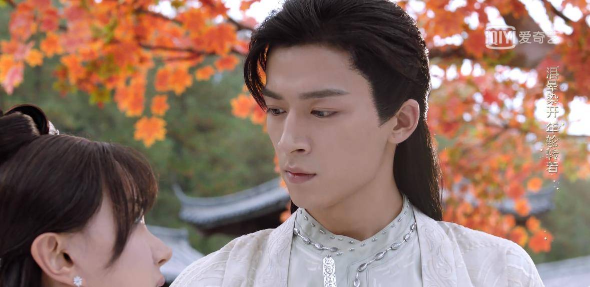 林池|《公子倾城》女主人形挂件 两行白泪上青天 卜冠今古装颜值略不同