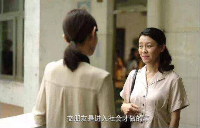 何一|“8岁了，还不会穿衣服”：保姆式育儿究竟害了谁？