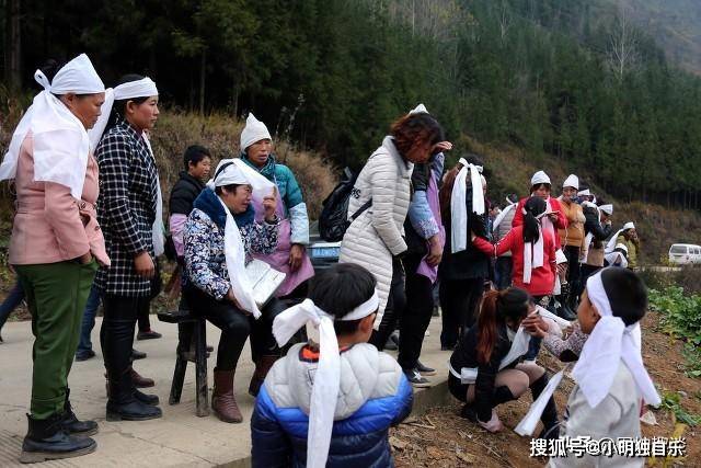 半路夫妻百年后女方应与原夫同葬还是与现任合葬你怎么看