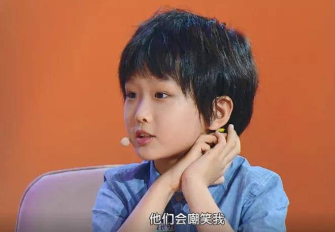 何一|“8岁了，还不会穿衣服”：保姆式育儿究竟害了谁？