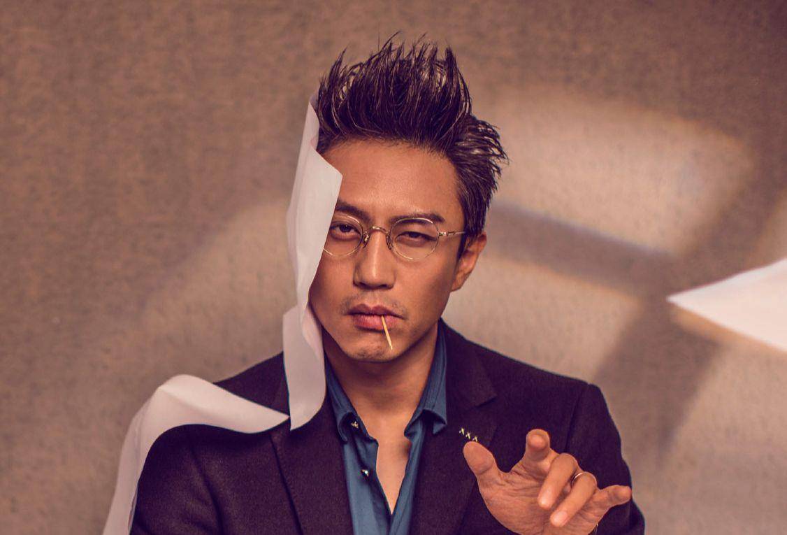 节目组|吃瓜进行时：摩托鲜肉学历低但不愿出国读书，老燕子不跑了