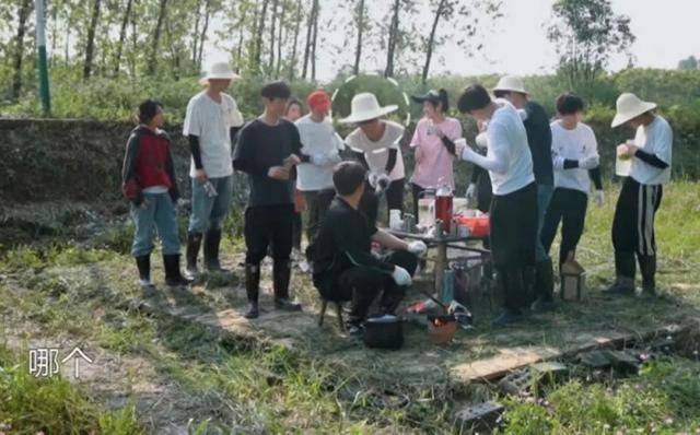 黄磊|被看戏不嫌事大的彭昱畅认出后:“师傅,他就是梁靖康!”!