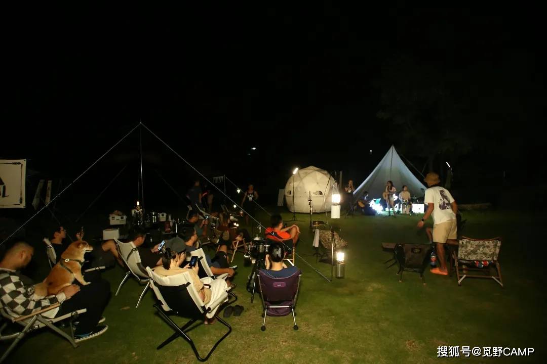 巨人礼包|游戏公司中秋福利滚滚而来：别人发月饼，这家公司发一套野营装备