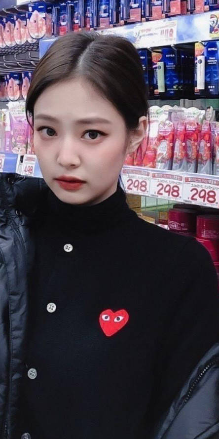 审美|Jennie短发造型曝光，被队友吊打，这个颜值真的可以吗