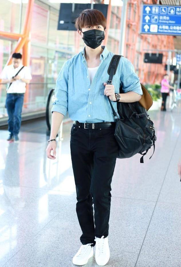 全体|任嘉伦：30+减龄装穿上以后，少年感满满，叠穿T恤休闲穿搭也帅气！