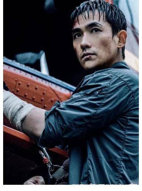 情节|《峰爆》是拍给小朋友看吗？细节处理不到位，不少环节不合理！