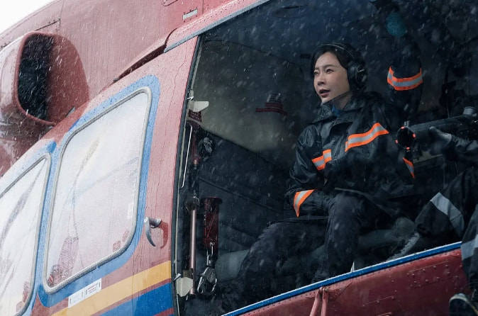 国产|上线首日破千万，连续4天票房第一，朱一龙新片为什么这么豪横