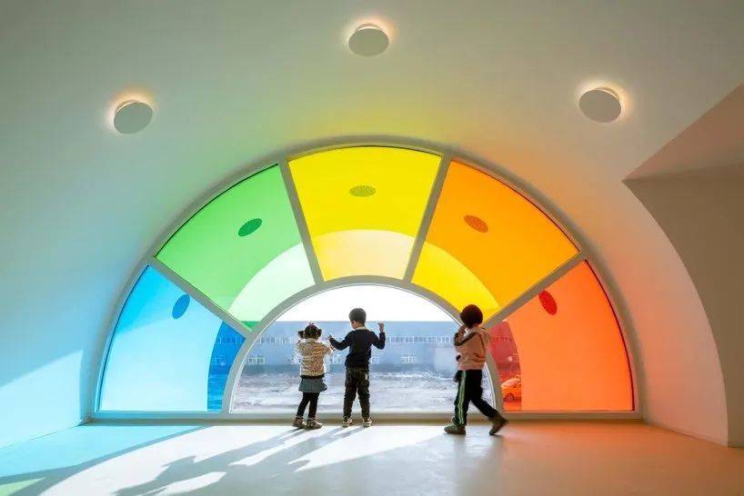 设计|幼儿园设计：看光和色彩在幼儿园设计里施展魔法