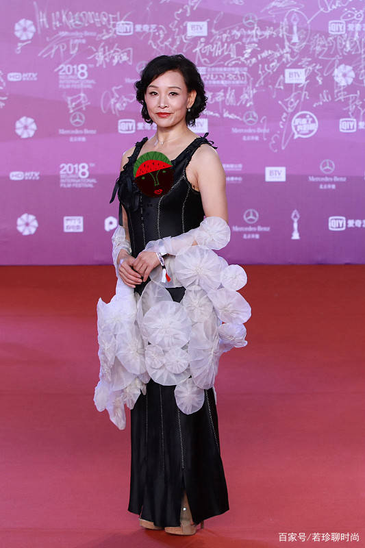 服装 陈冲真实的招人羡慕，拍高清照片不修图，优雅气质完美展露